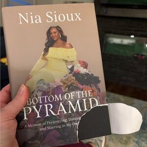 Dance Moms Book: Bottom of the Pyramid by Nia Sioux